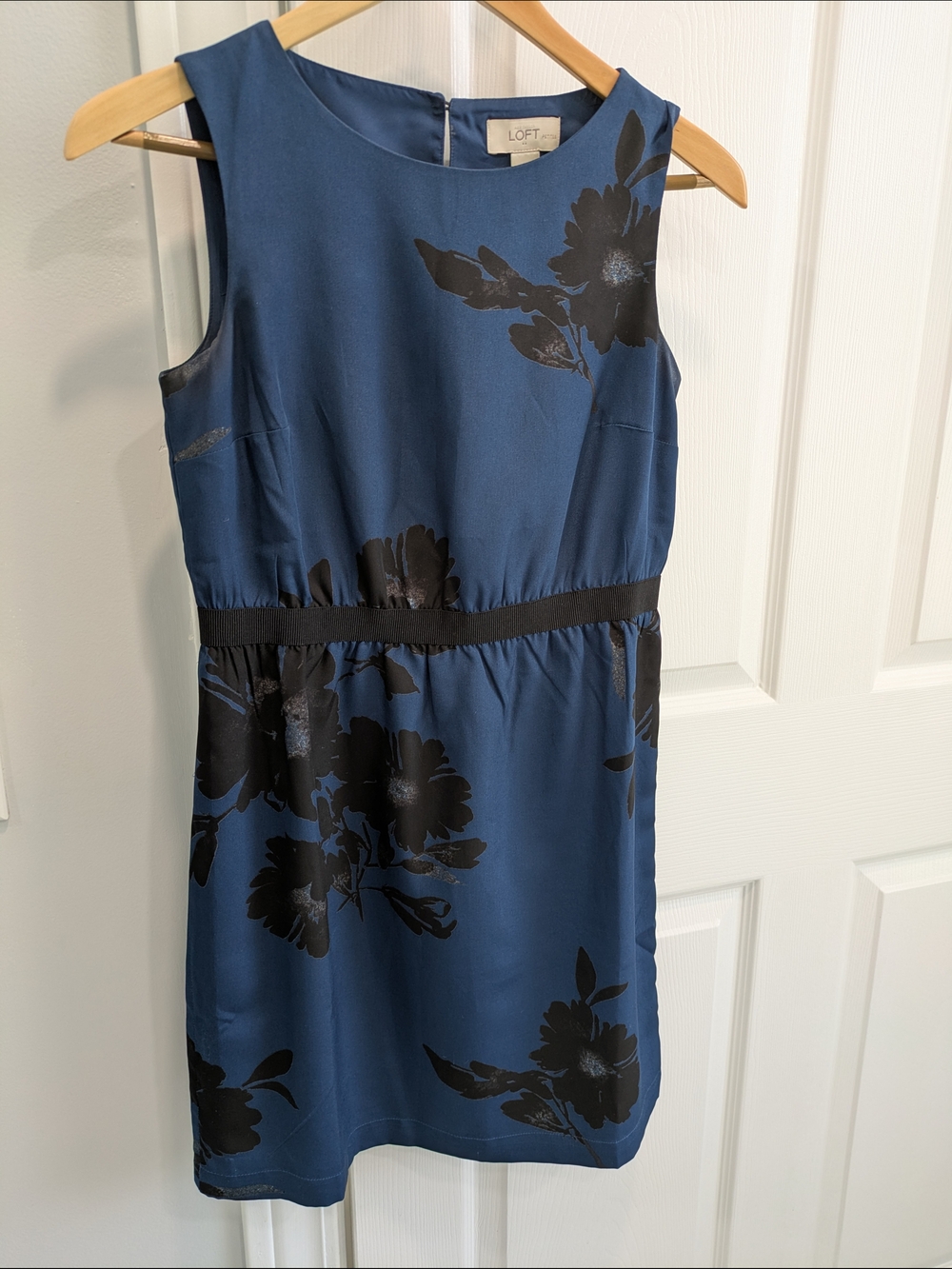 LOFT Navy Blue Floral Sleeveless Sheath Dress
